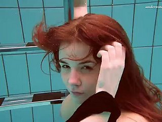 Le porno sous-marin le plus chaud avec Vesta